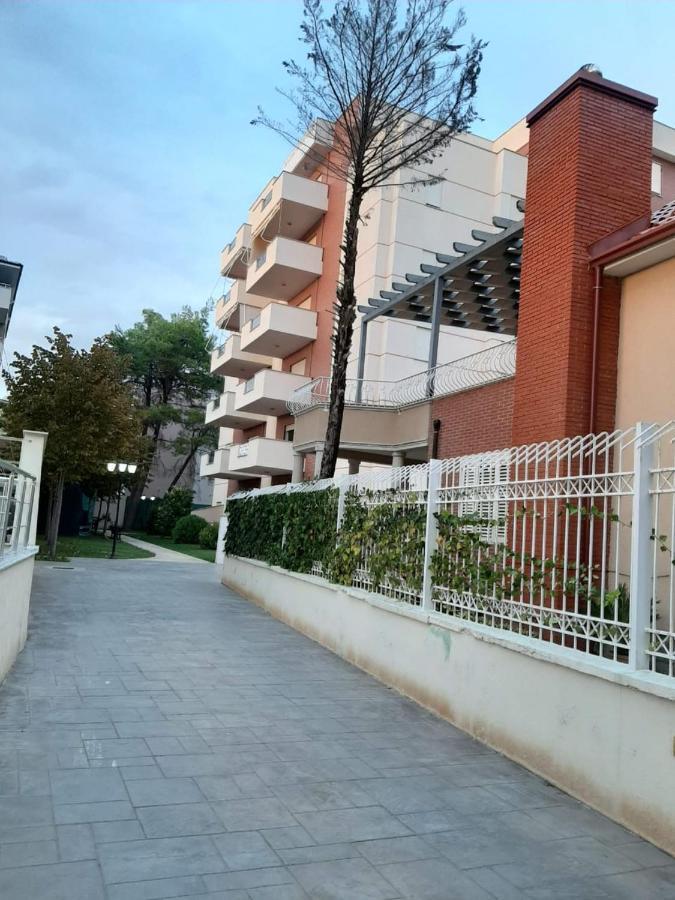 Milka Apartment Golem (Tirana) Exterior foto